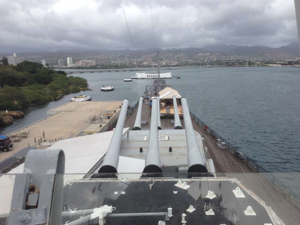 Вид с капитанского мостика USS Missouri.